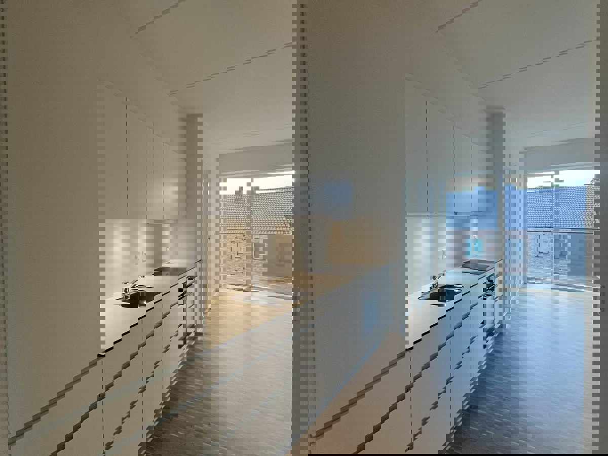 Ca955102 B79c 4079 861E 523220D4c51b